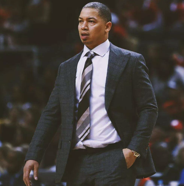 赛地聚焦：欧篮联转会期热度飙升；法兰克福官宣签约；球迷炸锅；年轻球员得到机会的简单介绍九游网页版